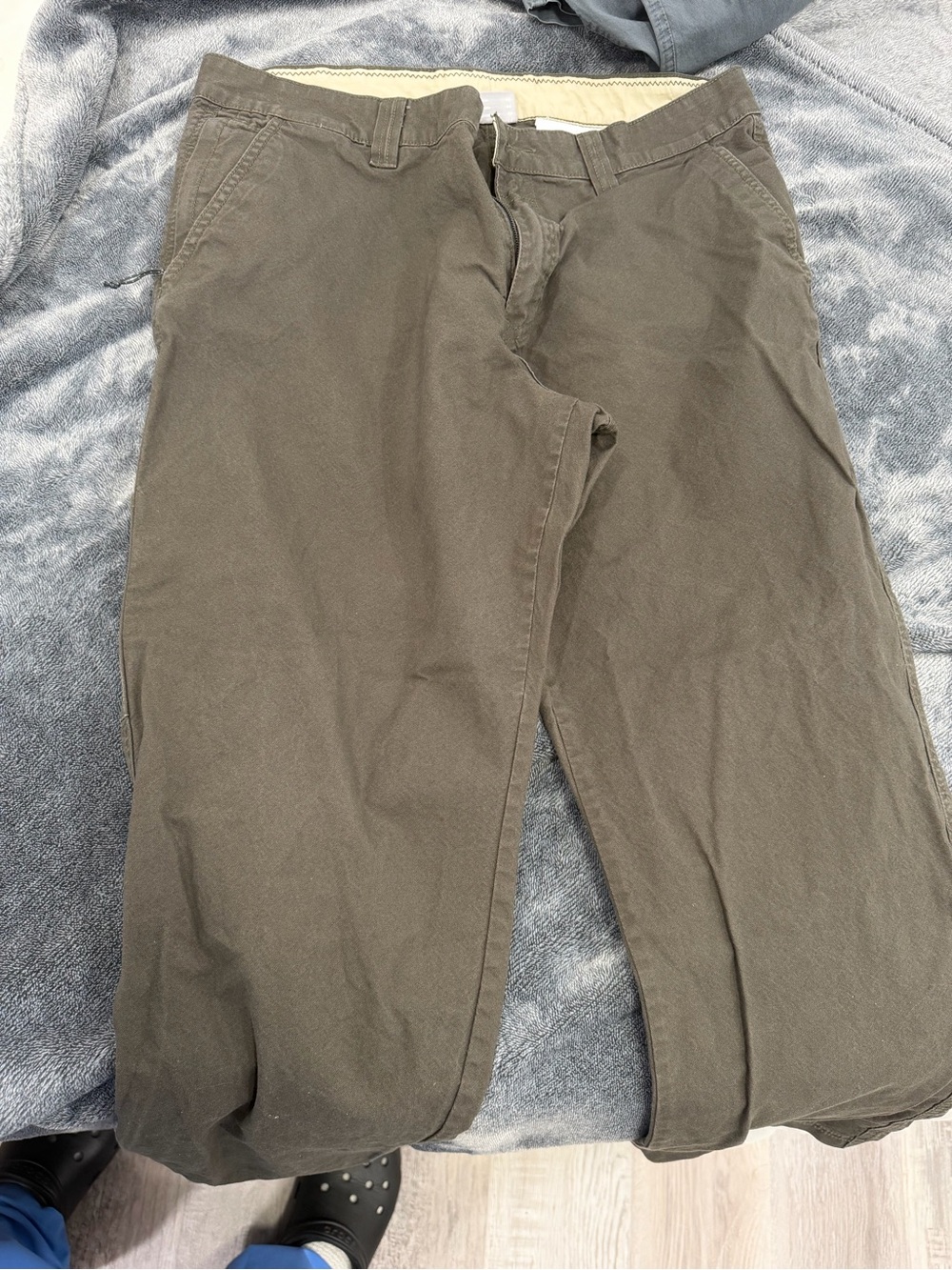 Columbia Men's Casual Straight-Leg Pants in Olive